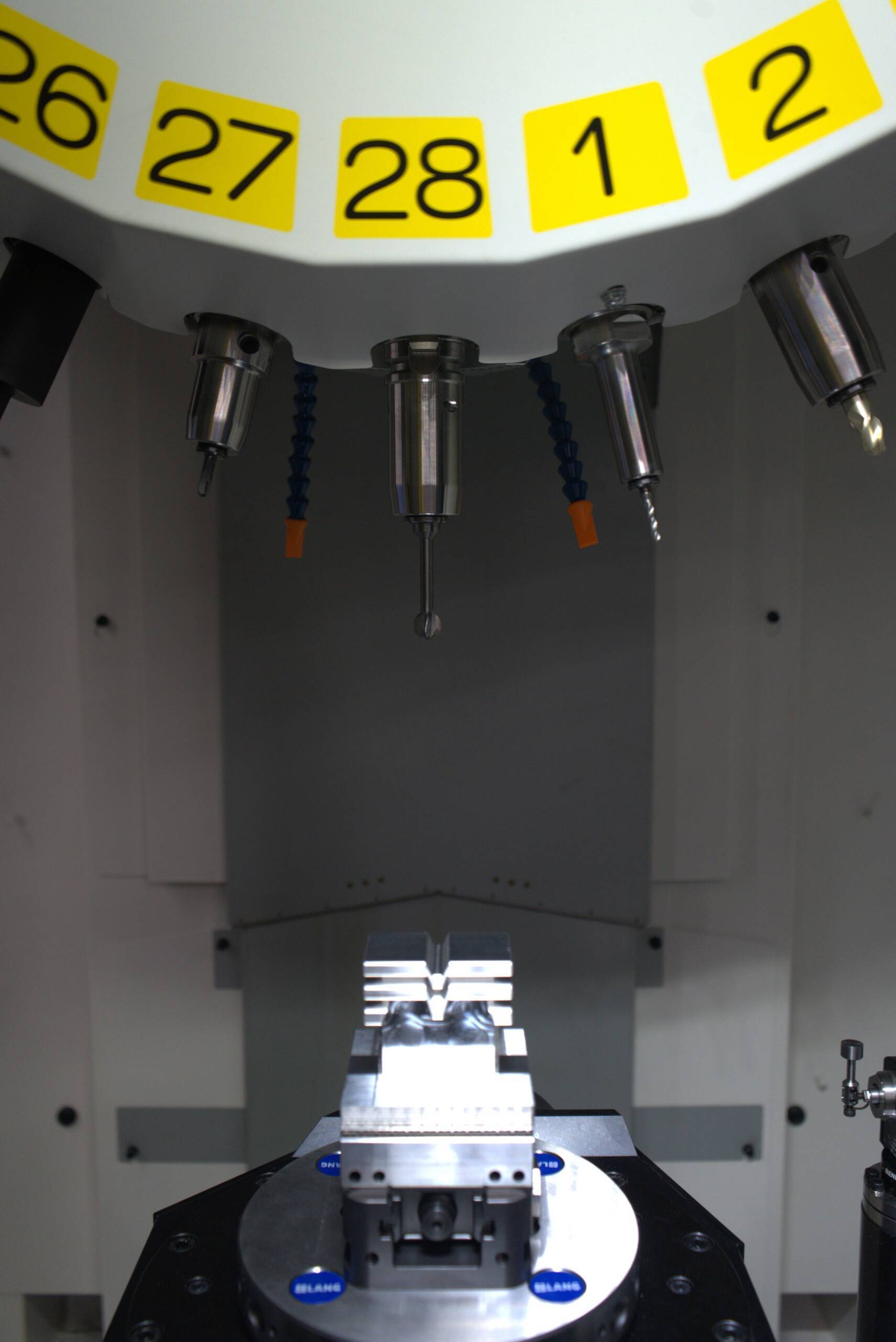 CNC machine tool spindle for high-precision machining
